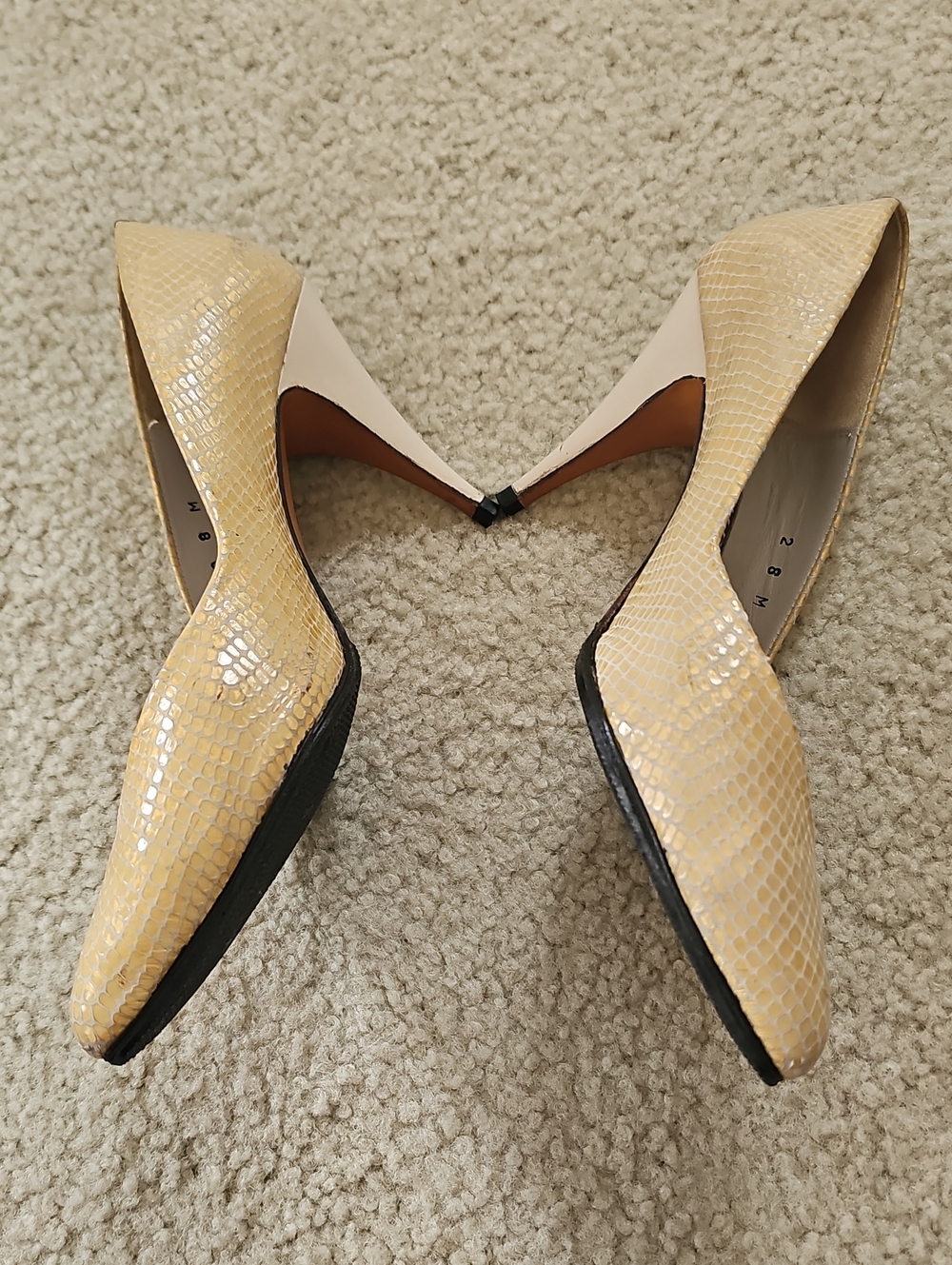 Martinez Valero Beige Snakeskin Pointed Toe Pumps 8M 3.75" Heels - Picture 4 of 12